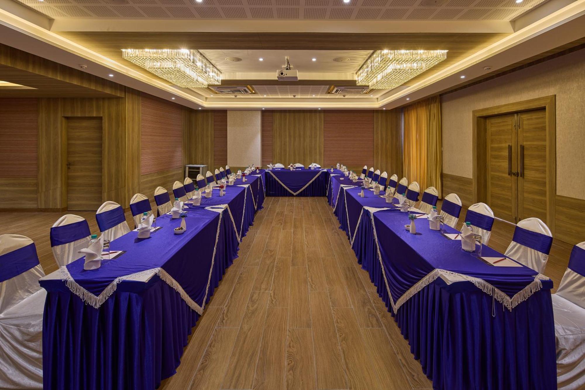 Grand Continent Hosur A Sarovar Portico Affiliate Hotel Exterior foto
