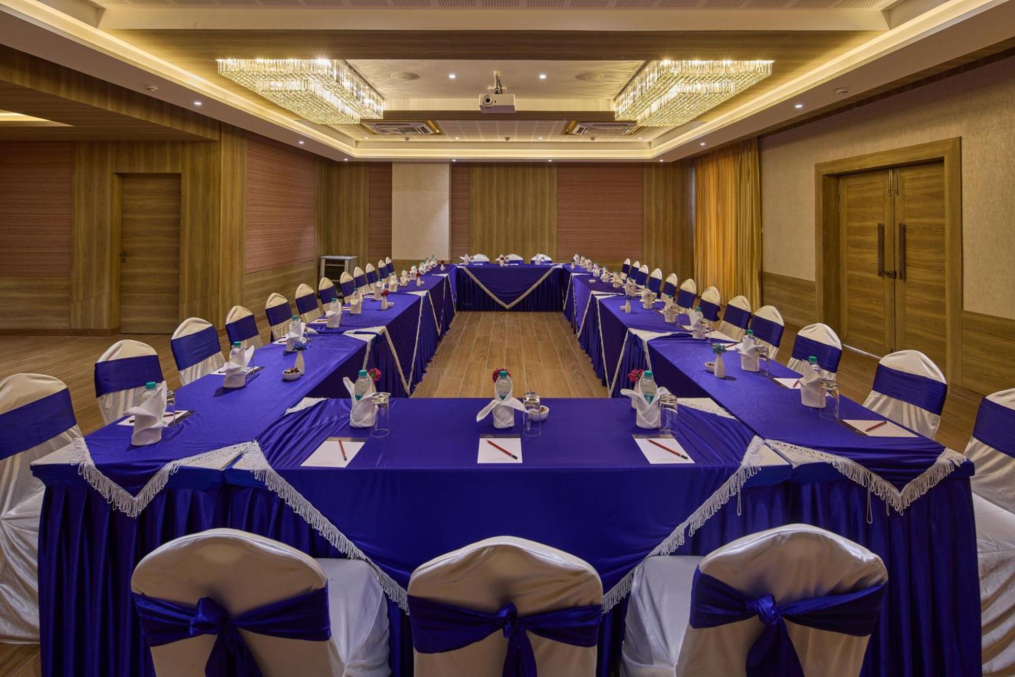 Grand Continent Hosur A Sarovar Portico Affiliate Hotel Exterior foto